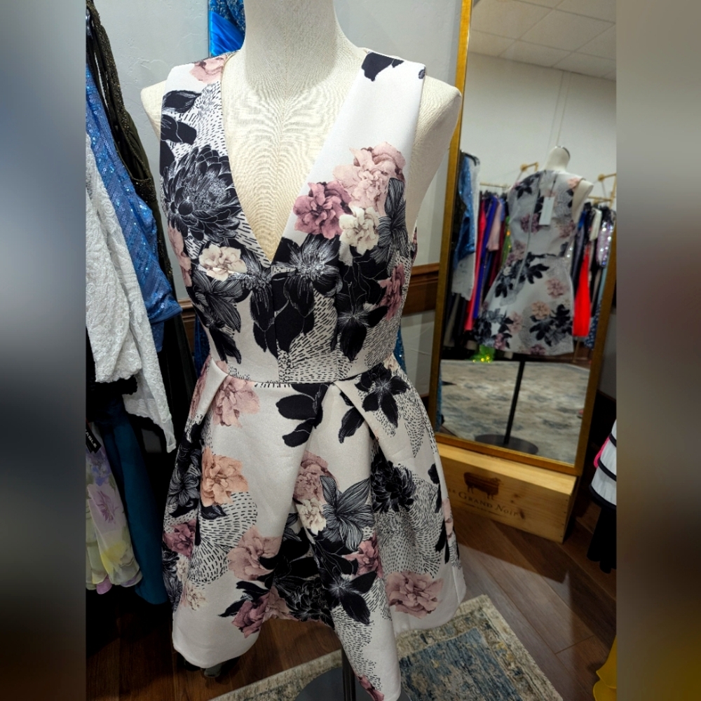 KEEPSAKE the Label Floral Patterned Dress With Pockets